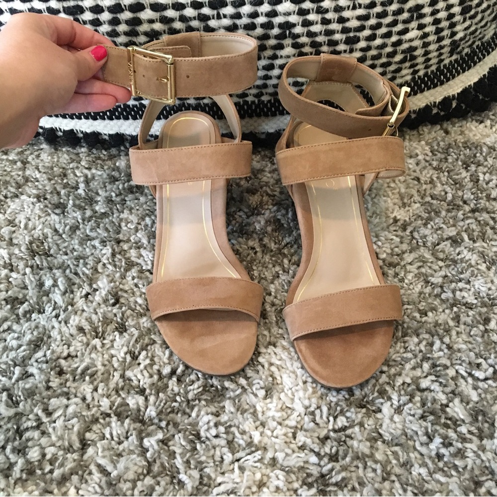 Vionic Perk Sofia Heels size 7